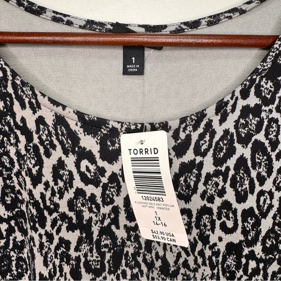 Torrid Grey Leopard Studio Knit Peplum Top Size 1X NWT - Picture 7 of 9